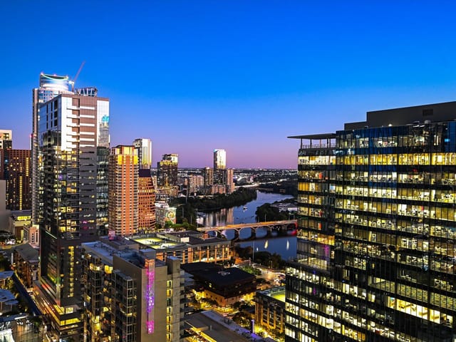 360 Nueces ST Unit #3207