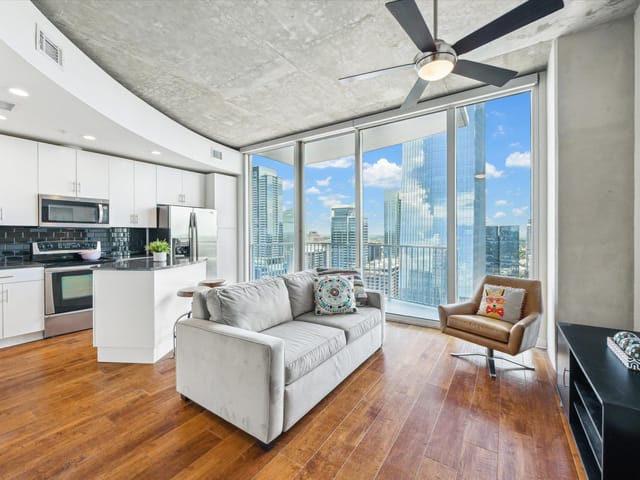 360 Nueces St Unit #3903