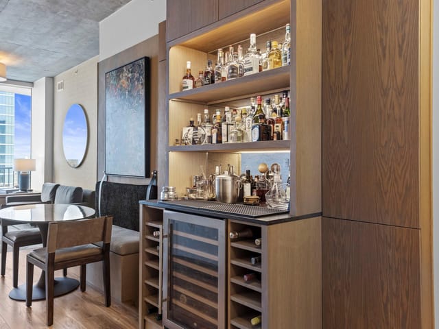 360 Nueces ST Unit #3904