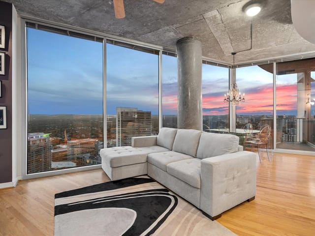 360 Nueces ST Unit #3910
