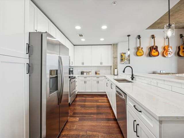 360 Nueces St Unit #4009