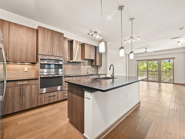 3600 S LAMAR BLVD Unit #213