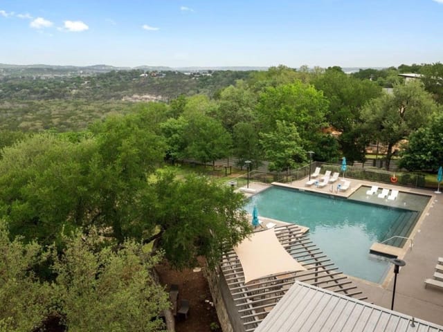 3600 S Lamar BLVD Unit #215