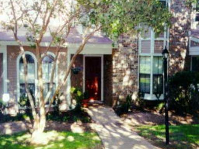 3601 LAWTON Ave