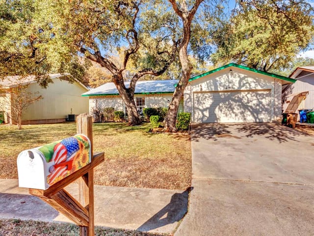 3602 Ambleside Dr
