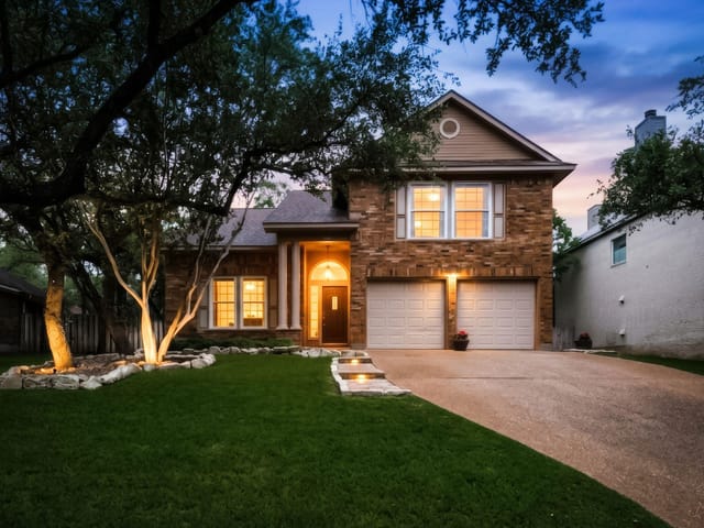 3605 Latimer Dr