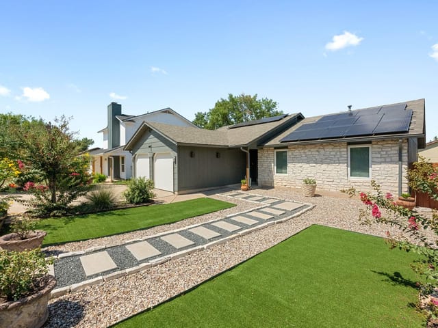 3608 Alexandria Dr