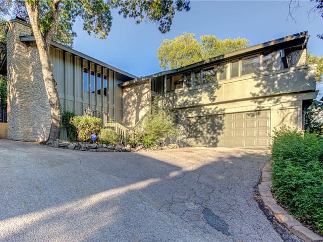 3608 Highland View Dr