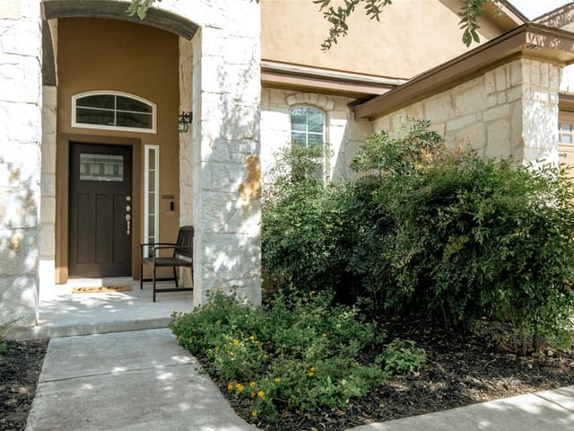 361 Creekview WAY