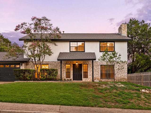 3622 Peregrine Falcon DR