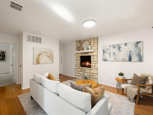 3627 Menchaca RD Unit #105