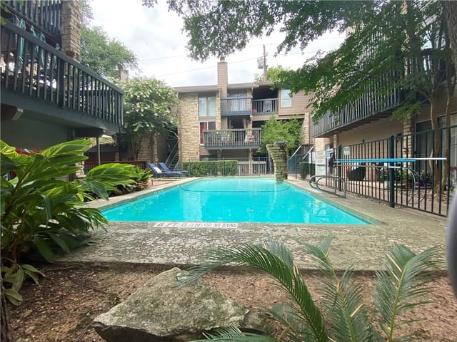 3627 Menchaca RD Unit #115