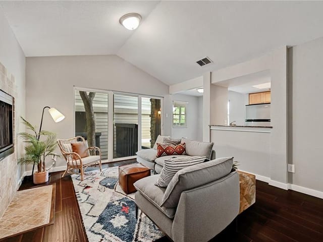 3627 Menchaca Rd Unit #205