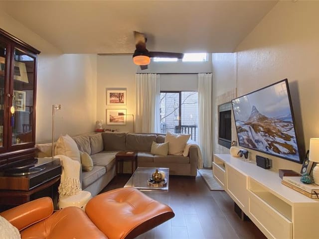 3627 Menchaca RD Unit #211