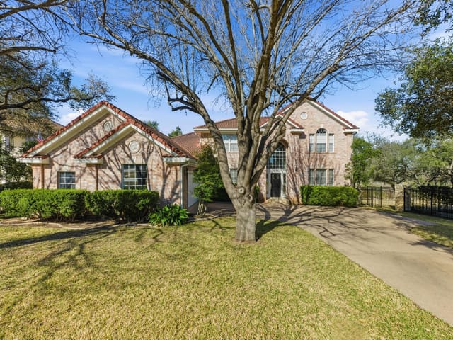 37 Waterfall Dr