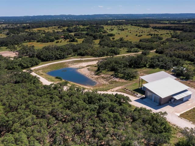 370  Gray Wolf - front exterior - Luxury home in The Hills of Madrone Ranch, Blanco, TX