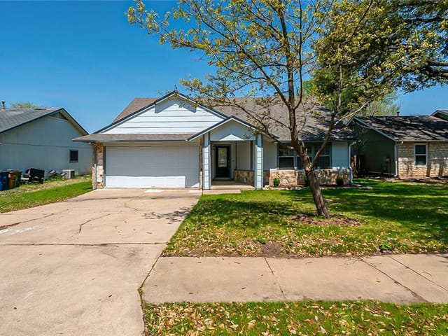 3702 Alexandria Dr