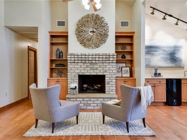 3702 Edgemont Dr
