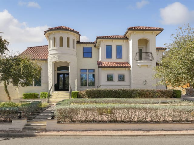 3704 BONNELL Dr