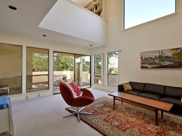 3704 Laurel Ledge Ln