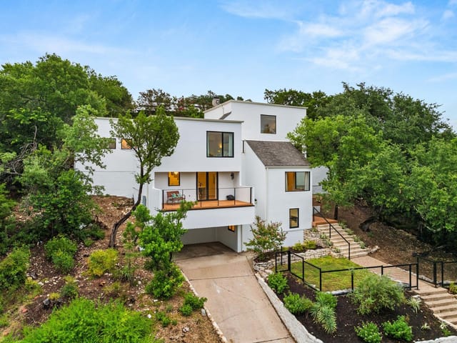 3704 Laurel Ledge Ln