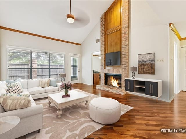 3704 Williamsburg Cir