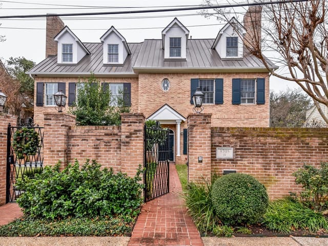 3705 Gilbert St Unit #B