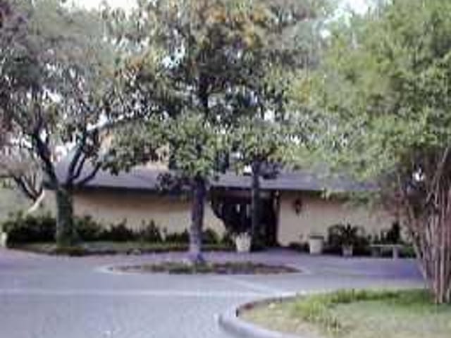 3708 MEADOWBANK DR