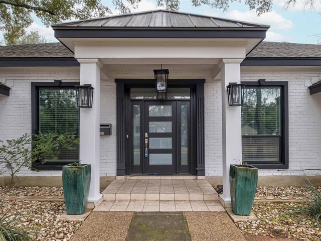 3709 Greystone Dr