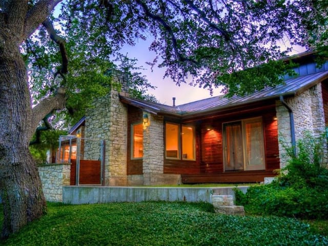 3710 Bonnell Dr
