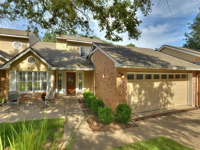 3714 WILLIAMSBURG Cir