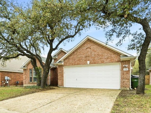 3716 Norman Loop
