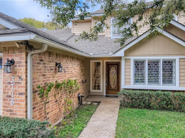 3716 Williamsburg Cir