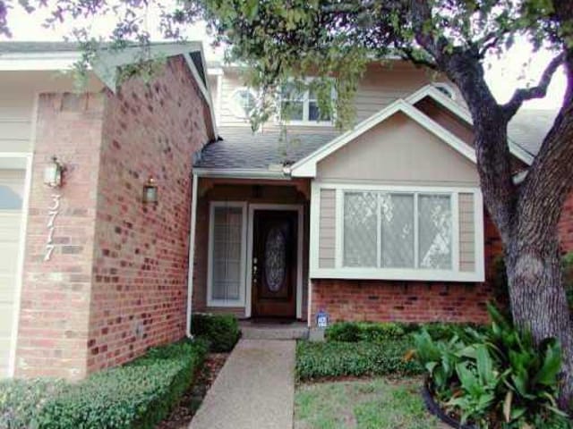 3717 WILLIAMSBURG Cres