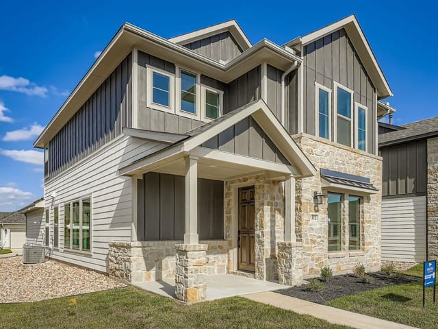 372  Orleanian Dr