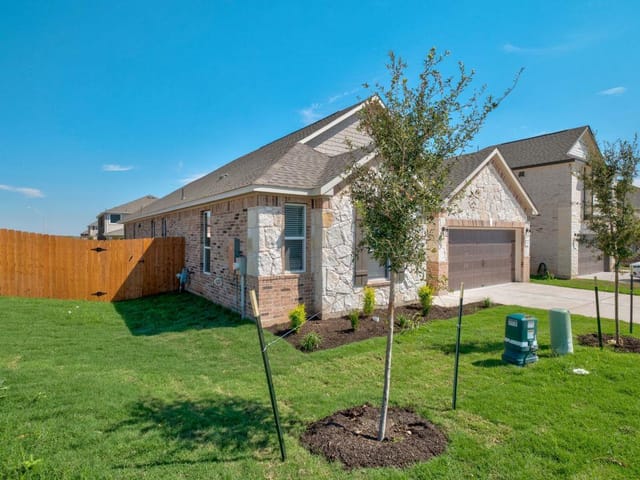 3745 Campora LN