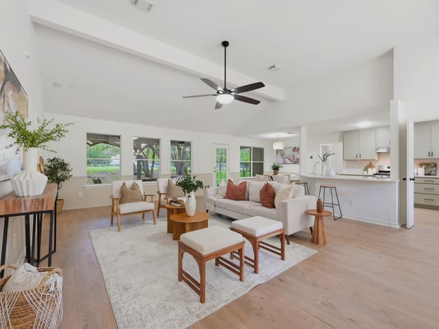 375 Rhodes Ln