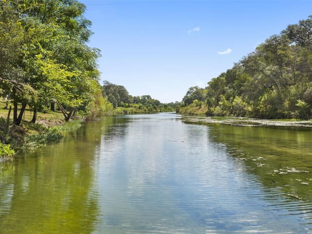 3764 Ranch Road 1623