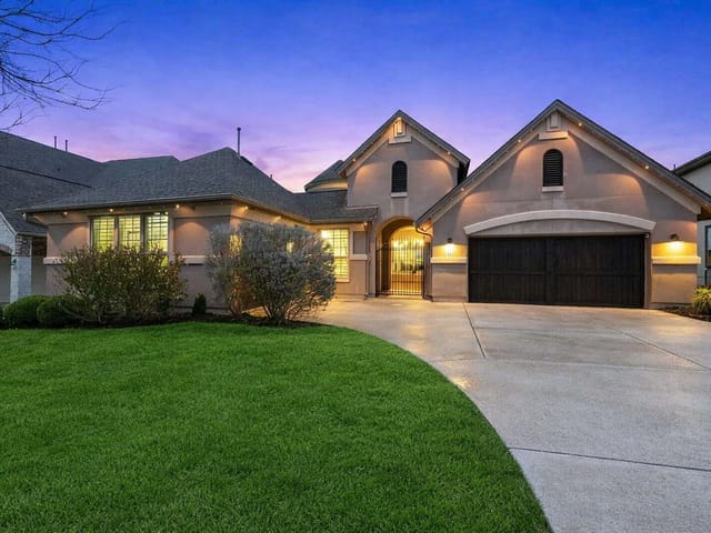 377 Jacksdaw DR