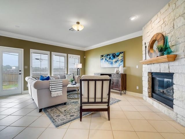 3796 Mia Tia Cir