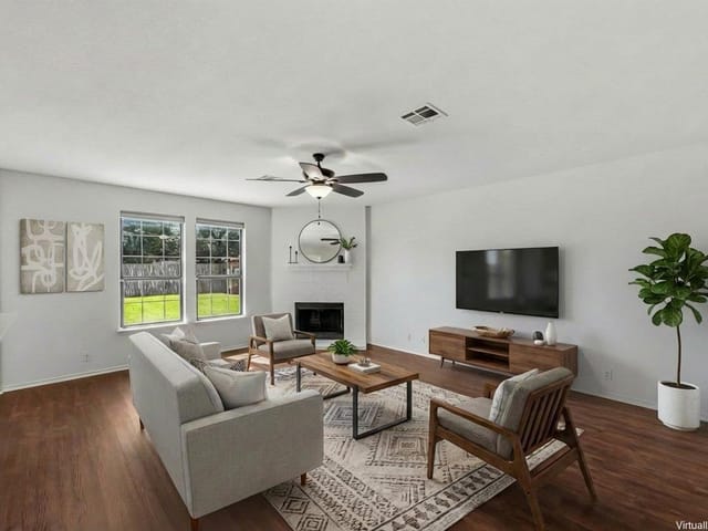 380 Apricot Dr