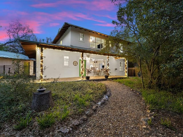 3801 Sendero Dr