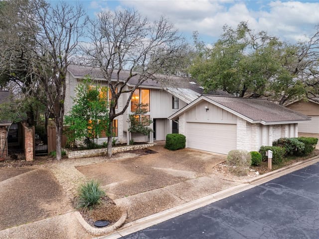 3803 Woodbrook Cir