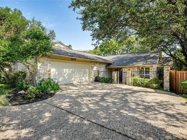 3804 Woodbrook Cir