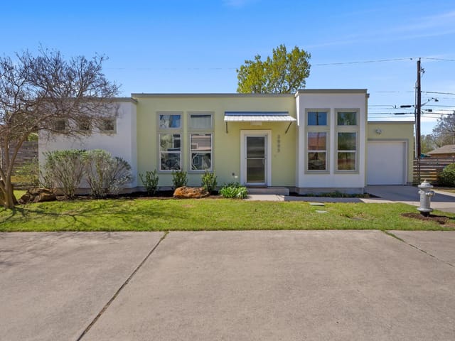 3805 Byron Dr