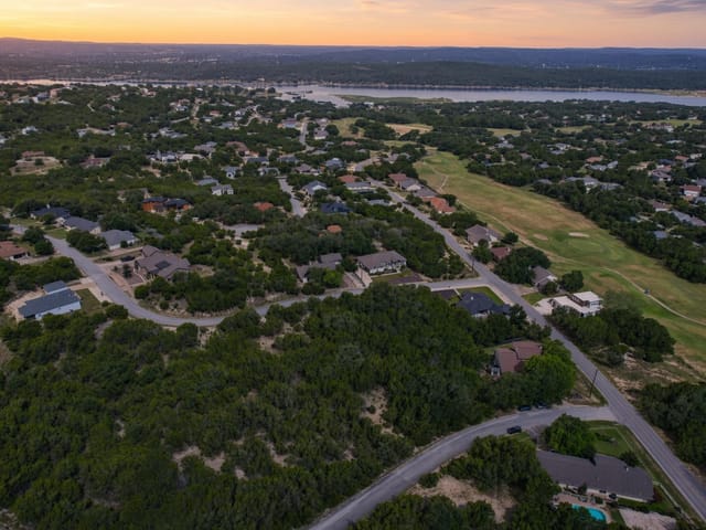 3806 Cedar GLN