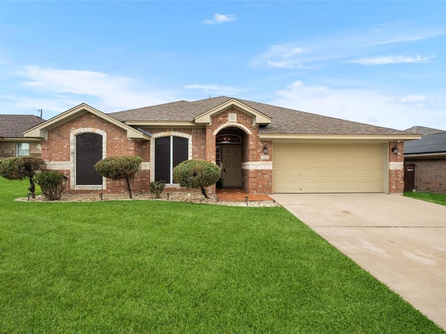 3806 Salt Fork DR