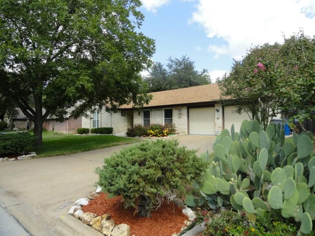 3806 Woodchester Ln