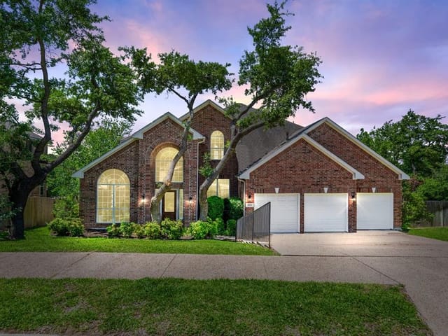 3808 Mira Vista Dr