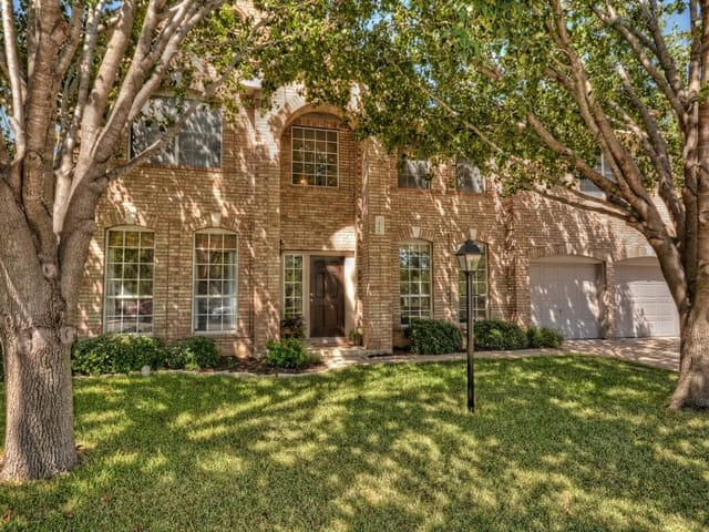 3808 Sawmill Dr